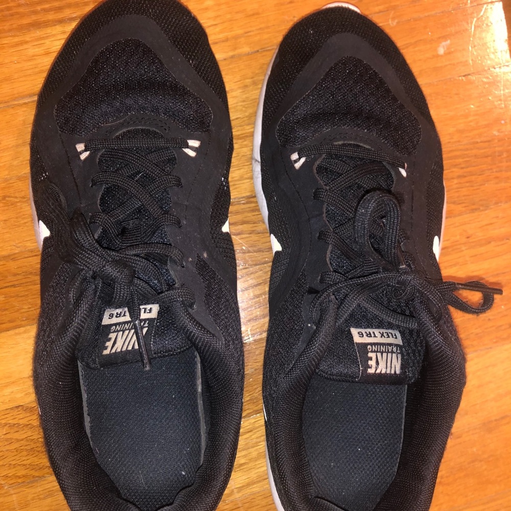 Nike tennis shoes
